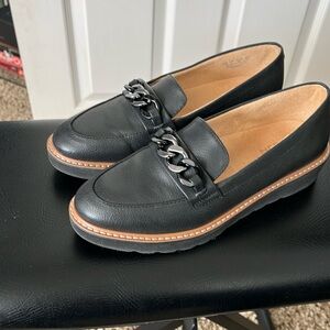 Naturalize loafers